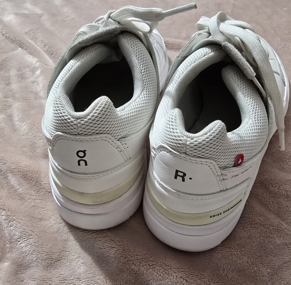 ON Running The Roger Clubhouse Tennis Sneakers White Size 10W - Picture 10 of 10